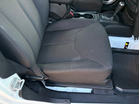 Used 2015 Jeep Wrangler Sport AWD/4WD image 68