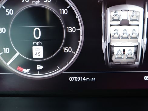 Used 2018 Land Rover Discovery HSE Luxury image 29