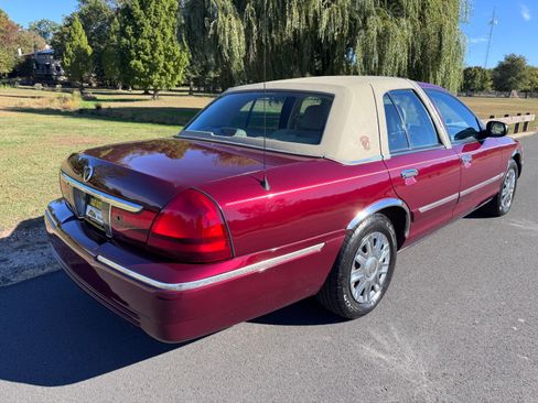Used 2005 Mercury Grand Marquis GS image 29