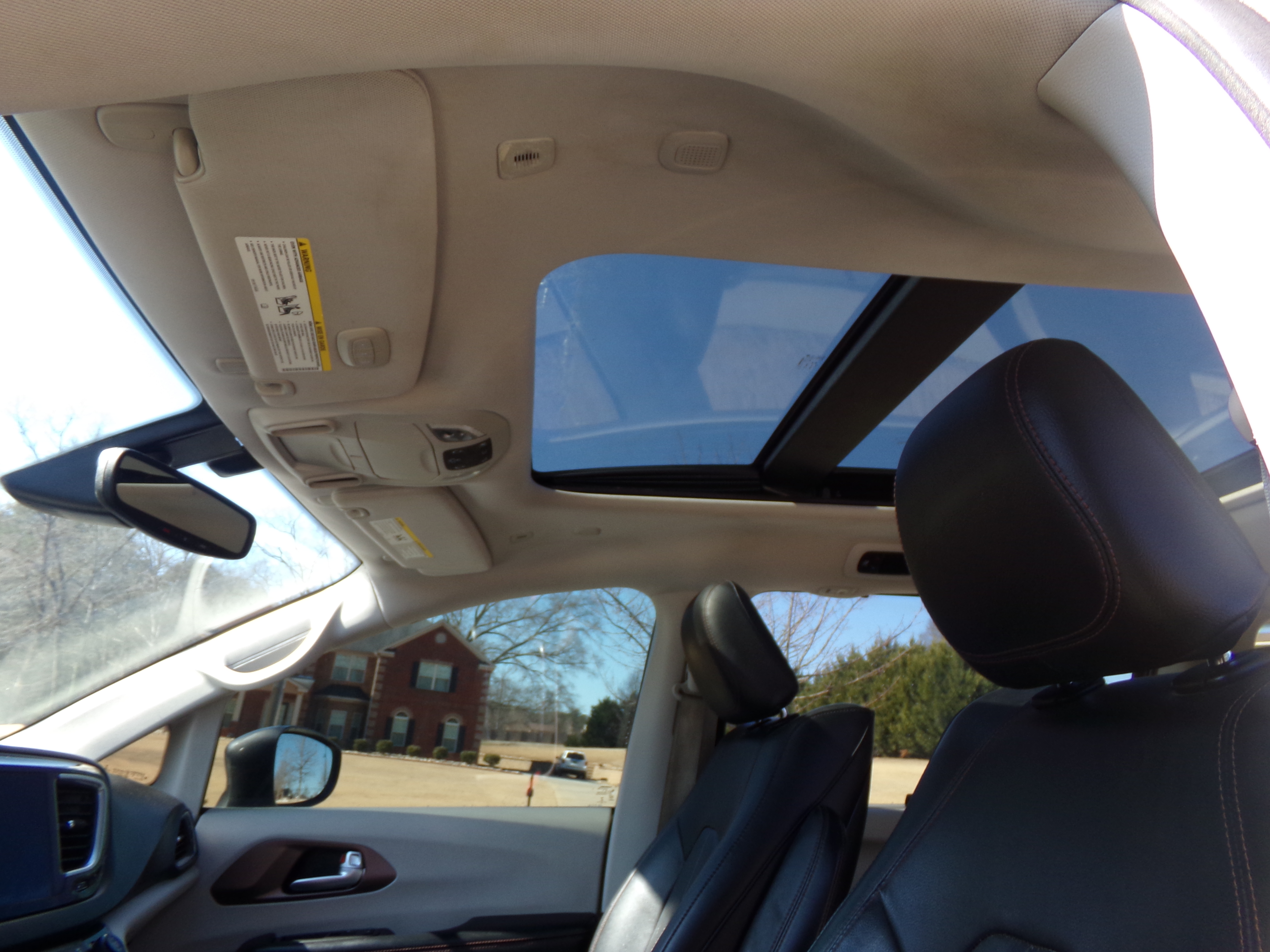 Used 2018 Chrysler Pacifica Touring-L Plus FWD image 15