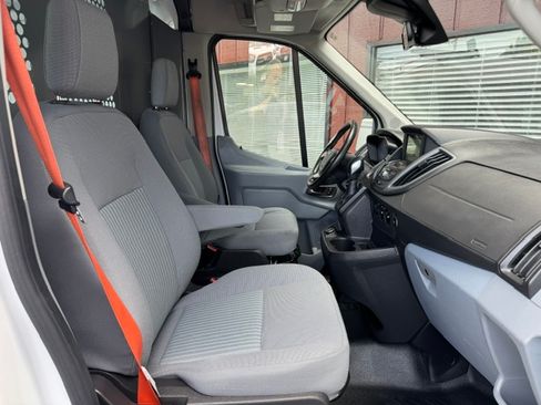 Used 2019 Ford Transit 150 130 Medium Roof RWD image 18