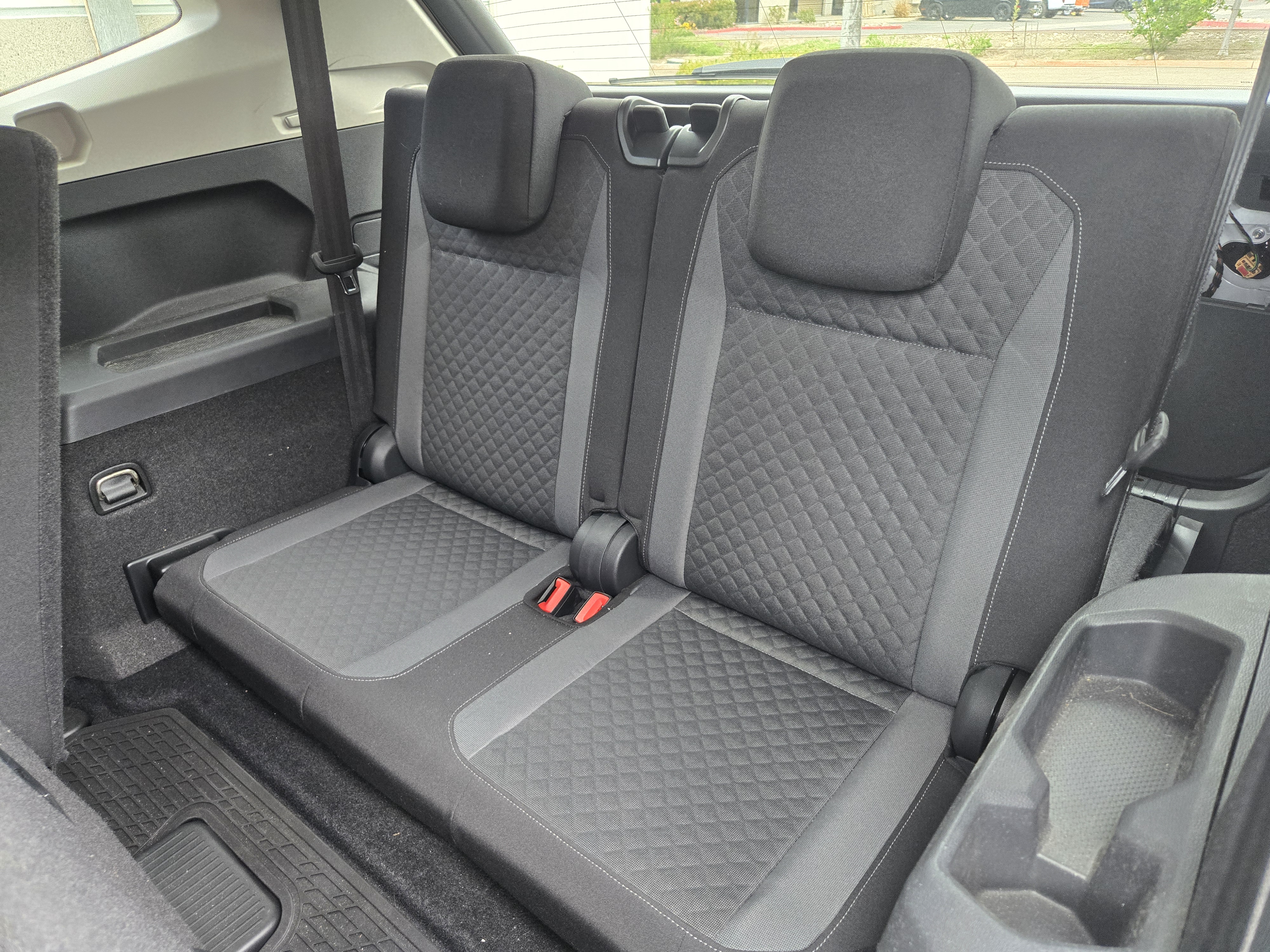 Used 2018 Volkswagen Tiguan FWD S image 16