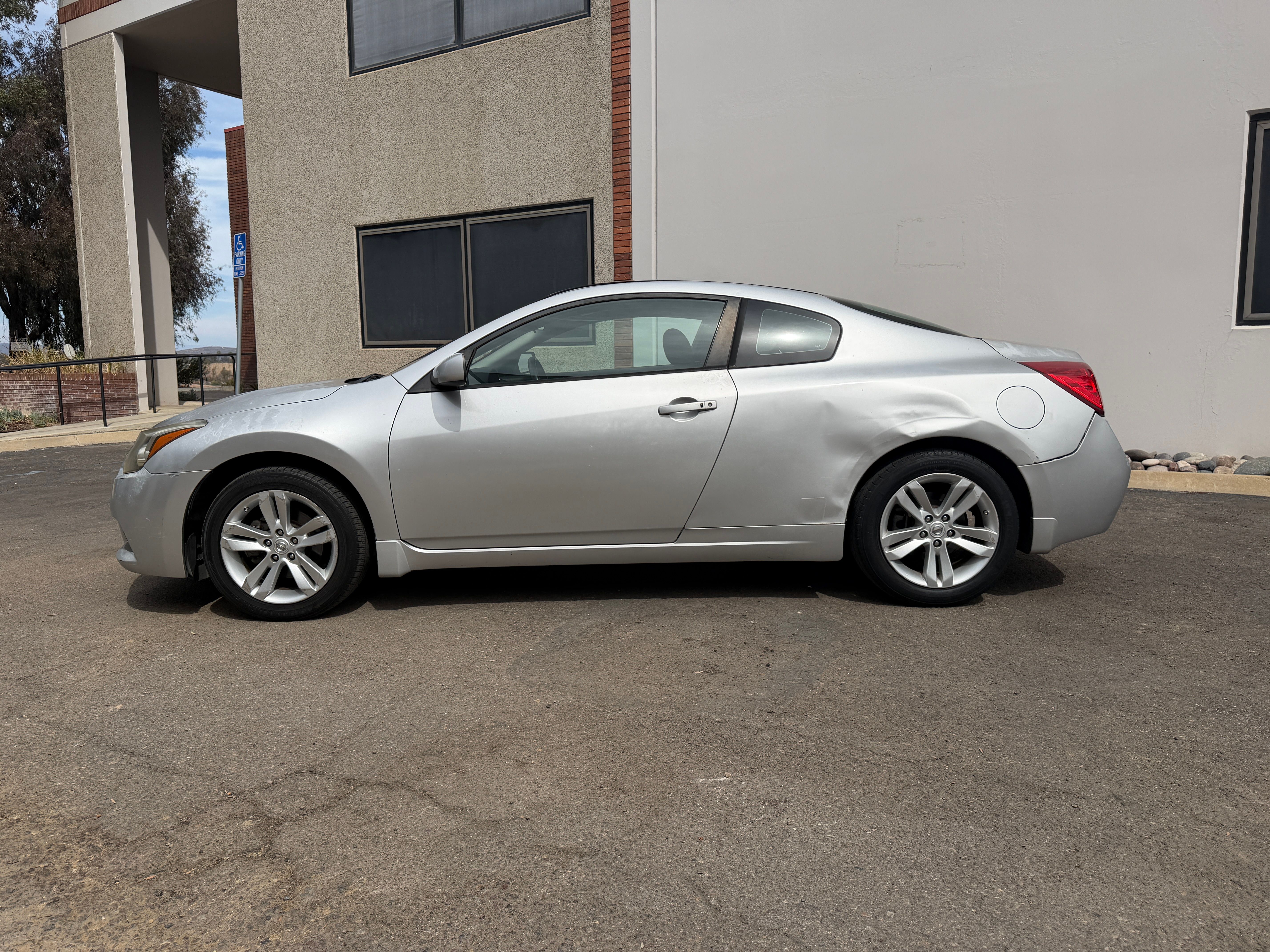 Used 2013 Nissan Altima 2.5 S Coupe FWD image 4