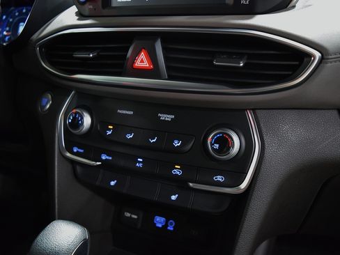 Used 2019 Hyundai Santa Fe SEL FWD image 29