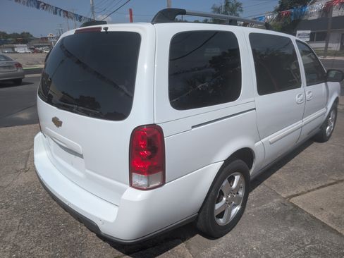 Used 2008 Chevrolet Uplander LT image 2