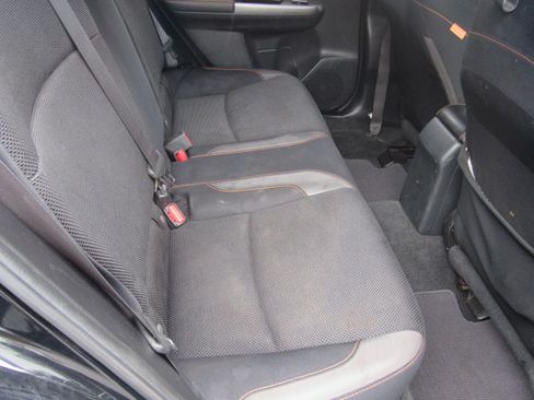 Used 2017 Subaru Crosstrek 2.0i Premium AWD/4WD image 17