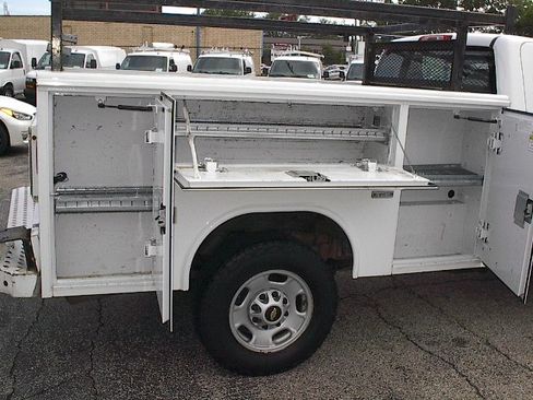 Used 2018 Chevrolet Silverado 2500 W/T RWD image 5
