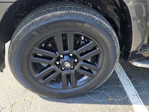 Used 2019 Toyota 4Runner image 18