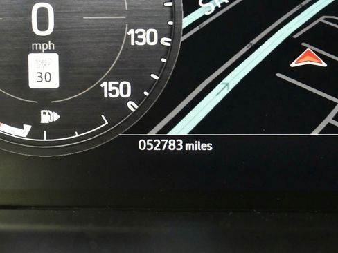 Used 2023 Land Rover Defender 110 X-Dynamic SE image 24