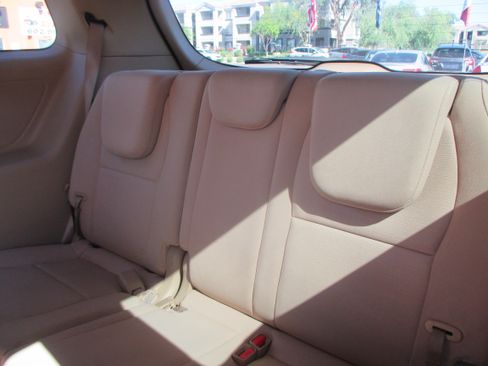 Used 2015 Kia Sedona EX image 9