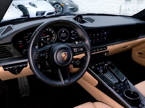 Used 2024 Porsche 911 Carrera 4S image 33