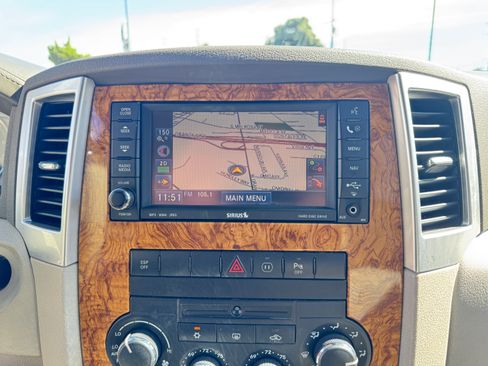 Used 2009 Jeep Grand Cherokee Limited image 28