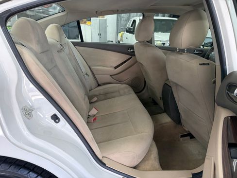 Used 2012 Nissan Altima Sedan FWD image 13