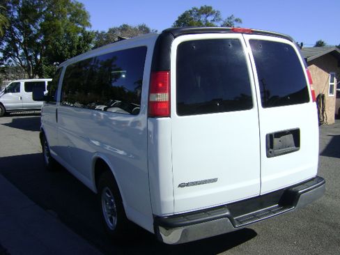 Used 2005 Chevrolet Express 1500 LS image 5