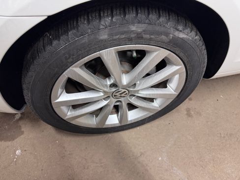 Used 2015 Volkswagen Eos Komfort image 35