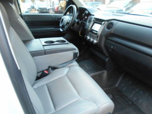 Used 2019 Toyota Tundra SR image 7