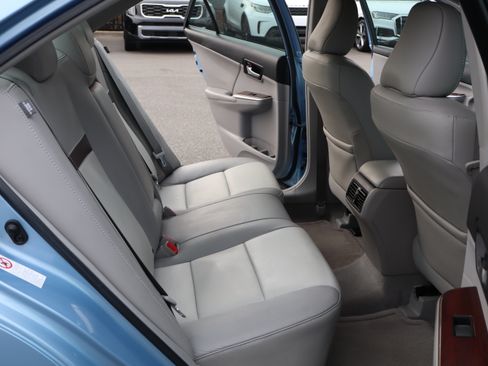 Used 2012 Toyota Camry XLE image 14