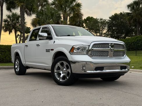 Used 2018 RAM 1500 2WD Crew Cab Laramie image 3