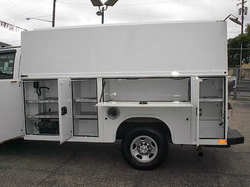 Used 2020 Chevrolet Express 3500 UNAVAIL RWD image 12