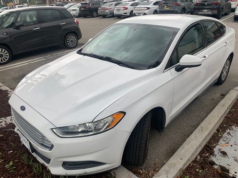 Used 2014 Ford Fusion S image 3