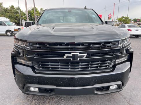 Used 2020 Chevrolet Silverado 1500 4x4 Crew Cab RST image 2