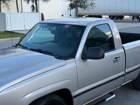Used 2007 Chevrolet Silverado 1500 Classic W/T image 25