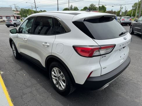Used 2021 Ford Escape AWD SE image 4
