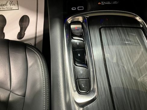 Used 2023 Buick Enclave Essence image 17