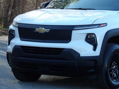Used 2024 Chevrolet Silverado EV W/T image 10