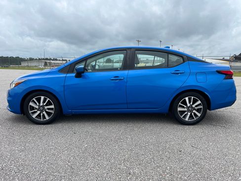 Used 2020 Nissan Versa SV FWD image 8