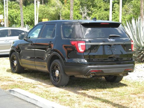 Used 2016 Ford Explorer 4WD Police Interceptor image 3
