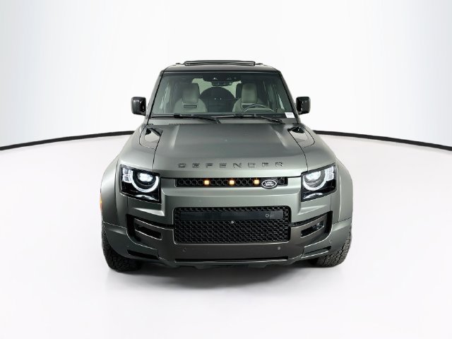 Used 2025 Land Rover Defender 110 OCTA AWD/4WD image 2