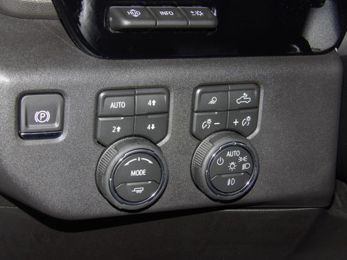 Used 2026 Chevrolet Silverado 1500 4x4 Crew Cab High Country image 33