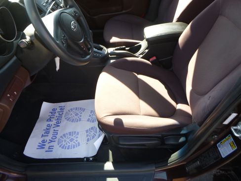 Used 2010 Kia Forte EX Sedan FWD image 13