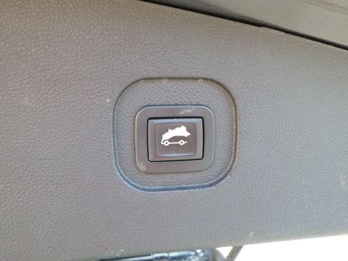 Used 2016 Chevrolet Equinox LTZ image 19