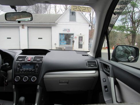 Used 2014 Subaru Forester 2.5i Premium image 22