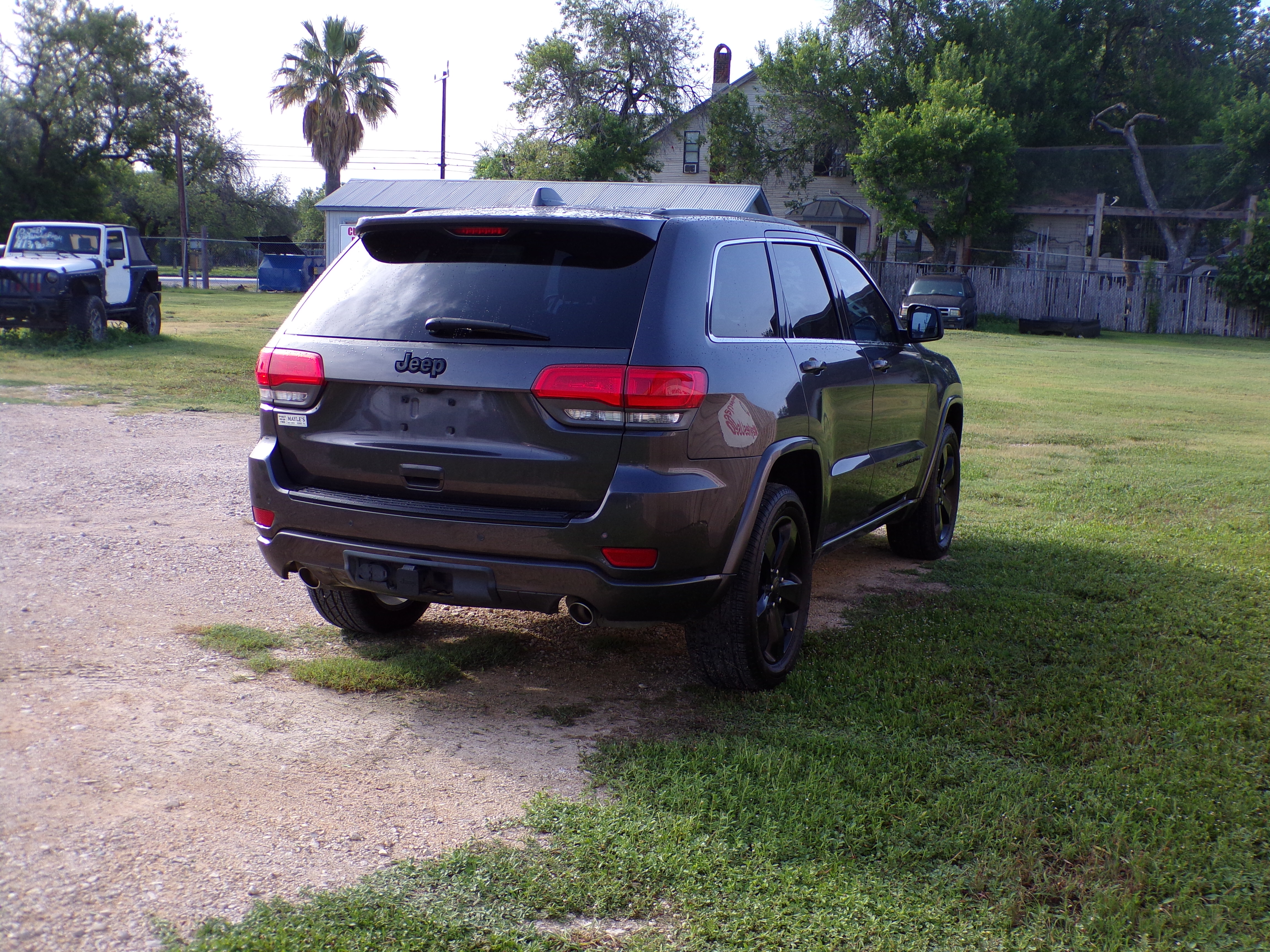 Used 2015 Jeep Grand Cherokee Altitude RWD image 4