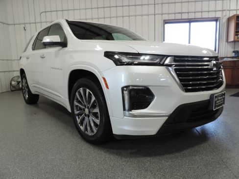 Used 2023 Chevrolet Traverse Premier image 7