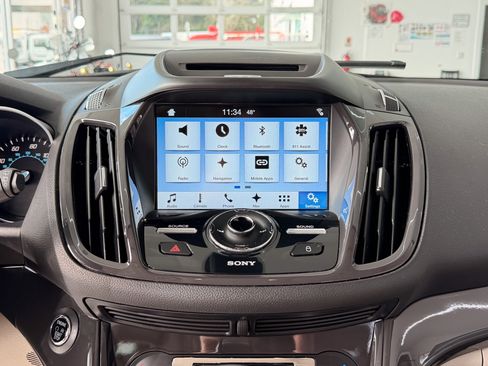 Used 2016 Ford Escape Titanium image 11