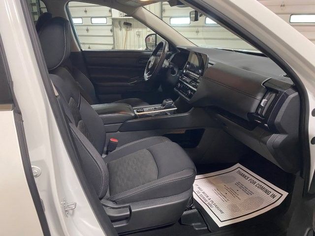 Used 2024 Nissan Pathfinder SV AWD/4WD image 29
