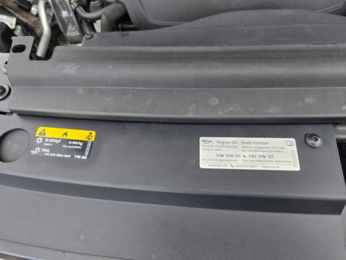 Used 2018 Volkswagen Tiguan S image 10