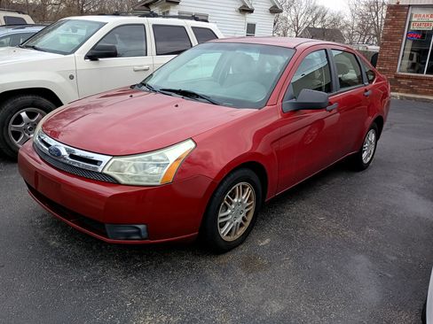 Used 2010 Ford Focus SE image 3