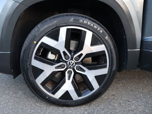 Used 2022 Volkswagen Taos SEL image 35