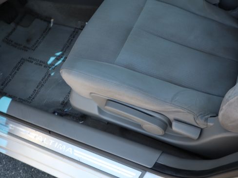 Used 2012 Nissan Altima 2.5 FWD image 16