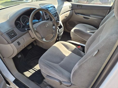 Used 2006 Toyota Sienna CE FWD image 5