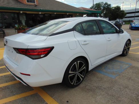 Used 2021 Nissan Sentra S image 9