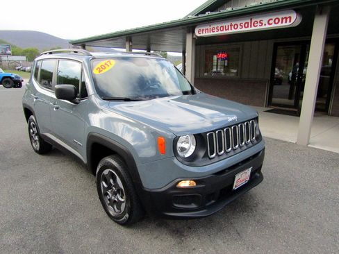 Used 2017 Jeep Renegade 4WD Sport image 2