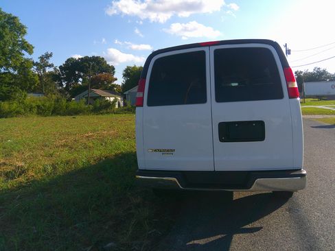 Used 2020 Chevrolet Express 3500 LS image 7