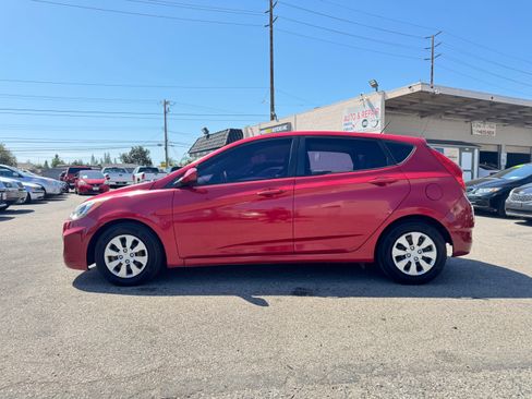 Used 2016 Hyundai Accent SE Hatchback FWD image 4