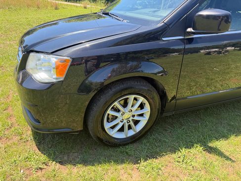 Used 2019 Dodge Grand Caravan SXT FWD image 59